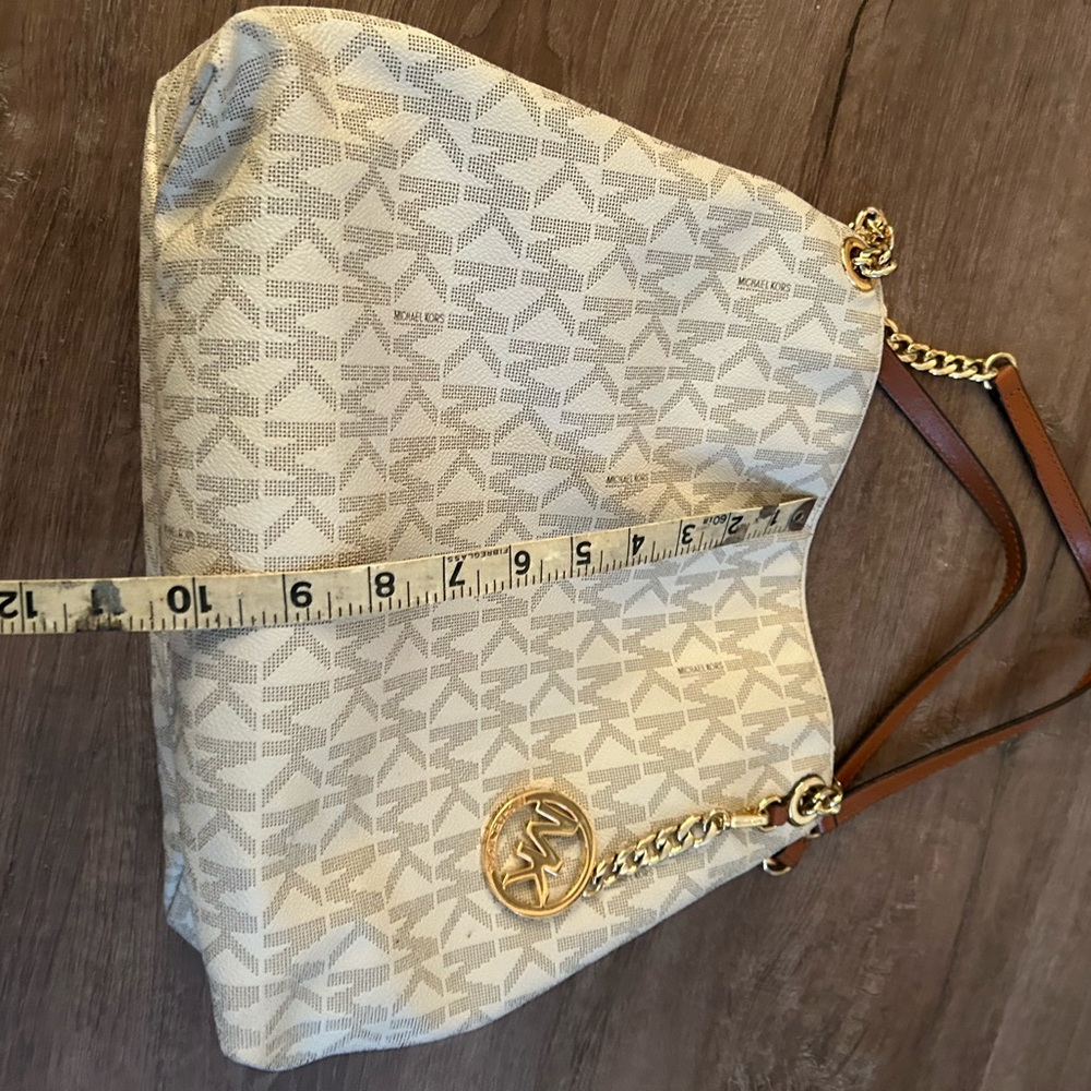 Michael Kors Cream and Tan Shoulder Bag - Picture 7 of 9